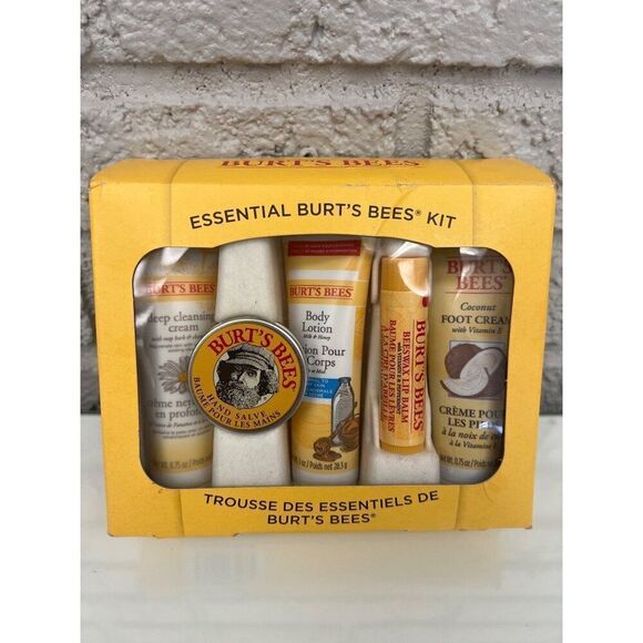 Burt’s Bees Essential 5 PCS Gift Set - Picture 2 of 4